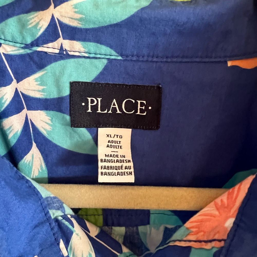 Men’s XL blue floral Hawaiian button-up shirt sleeve shirt. The Place brand. - Picture 3 of 5